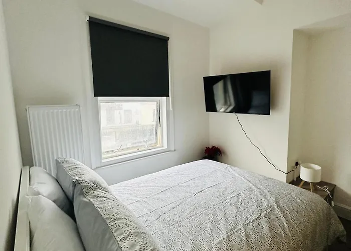 Barnet View Studio Flat 2
